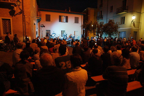 Bonaveri, concerto per IMOLA in MUSICA 2009 - Piazza medaglie d'oro, Imola. Domenica 14 giugno.